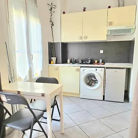 Cocoon Moderne, Close To Train Station & Shops Apartman *