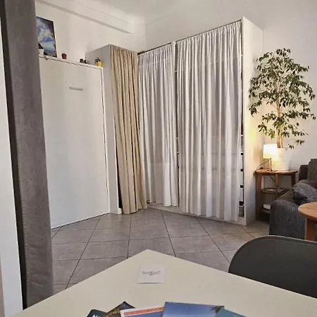 Cocoon Moderne, Close To Train Station & Shops Apartman