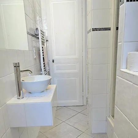 Cocoon Moderne, Close To Train Station & Shops Apartman *