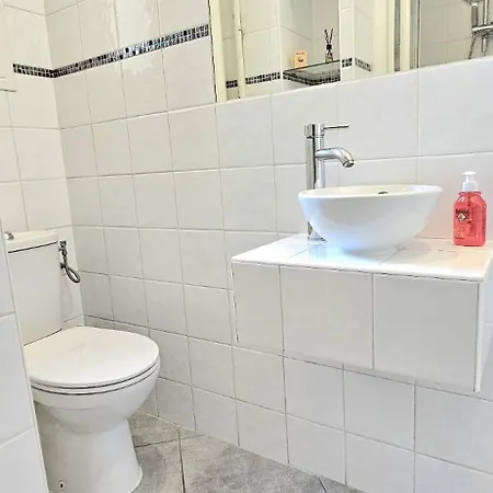 Apartman Cocoon Moderne, Close To Train Station & Shops